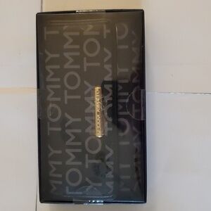 New in box authentic women's Tommy Hilfiger leather wallet